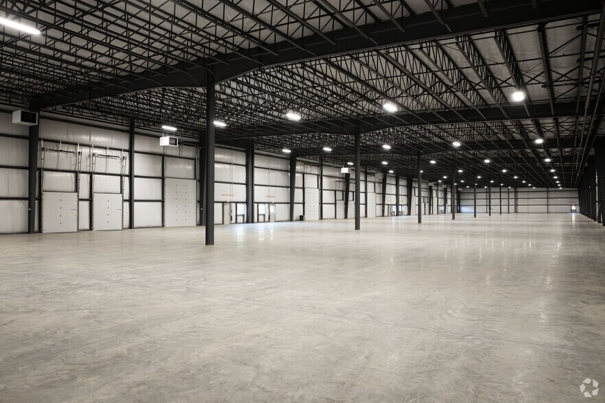 More Photos Of 113 Tabor Rd, Mechanicville Distribution For Lease