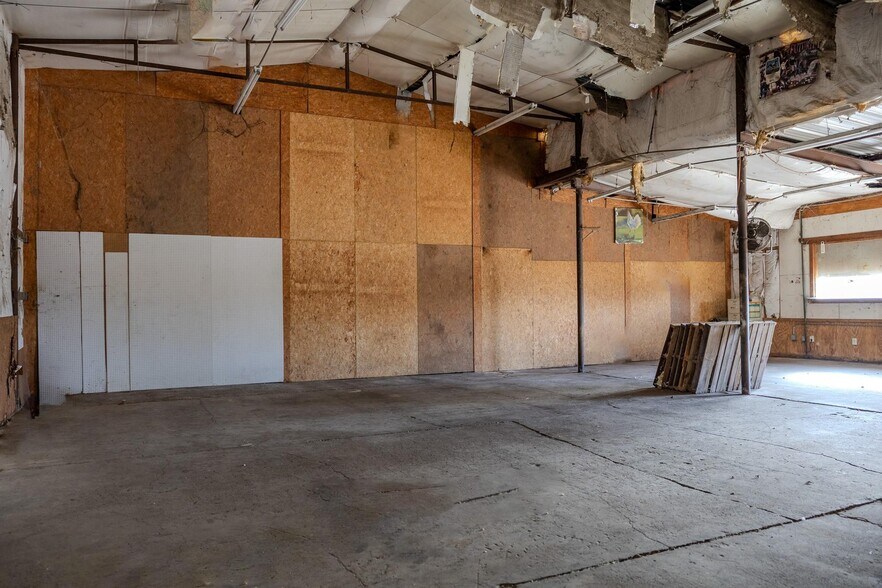 More Photos Of 2020 Fort Worth Hwy, Weatherford Freestanding For Sale