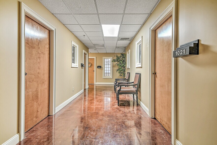 More Photos Of 220 Broad St, Kingsport Flex For Sale