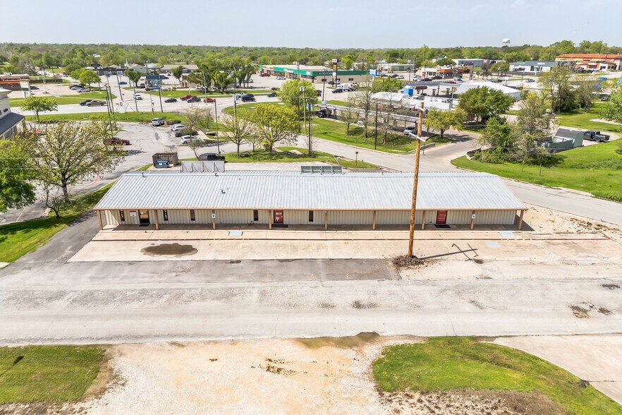 More Photos Of 1611 Old Granger Rd, Taylor Office For Lease