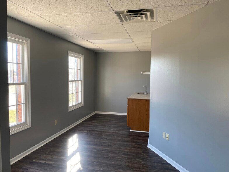 More Photos Of 8333 Alexandria Pike, Alexandria Office For Lease