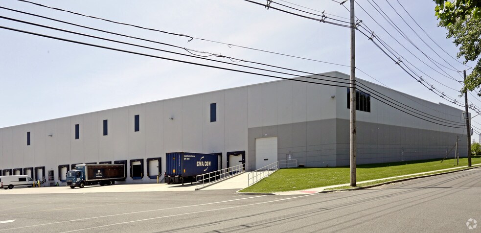 More Photos Of 4 Bell Dr, Ridgefield Distribution For Lease