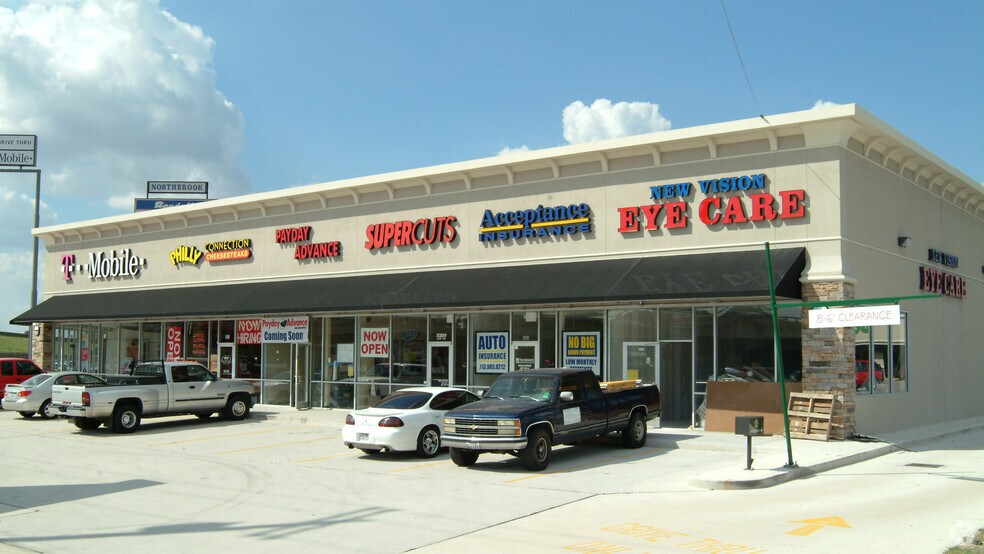 More Photos Of 5240-5392 W 34th St, Houston General Retail For Lease