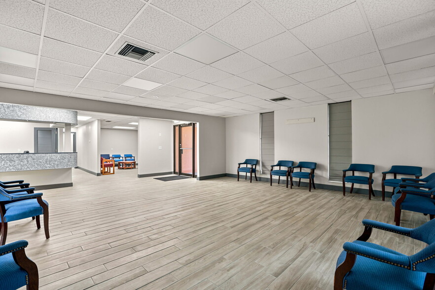 More Photos Of 901 N Grove St, Eustis Medical For Sale