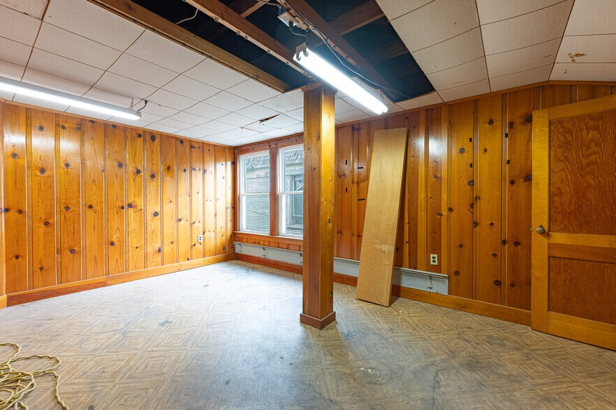 More Photos Of 3000 E 3rd St, Dayton Storefront Retail Residential For Sale