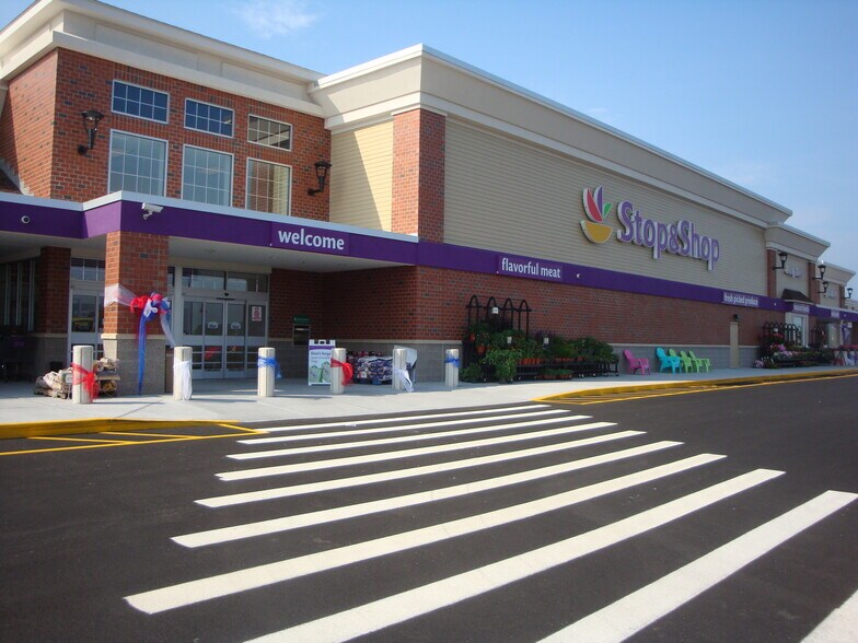 More Photos Of Route 78 @ Route 1, Westerly Unknown For Lease