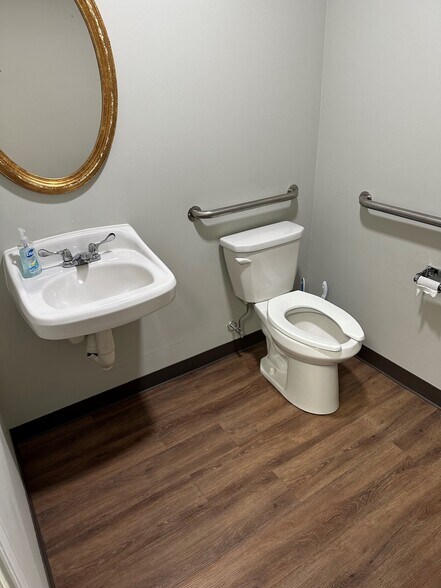 More Photos Of 5879-5891 S Transit Rd, Lockport Storefront For Lease