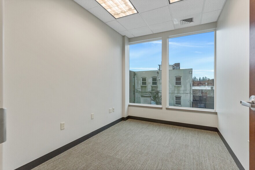 More Photos Of 201 Ferry St SE, Salem Office For Lease