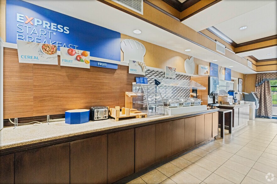 More Photos Of 2205 Barker Oaks Dr, Houston Hotel For Sale