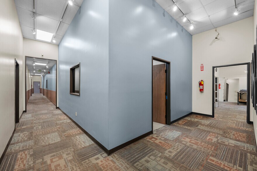 More Photos Of 1631 Gardena Ave, Glendale Industrial For Sale