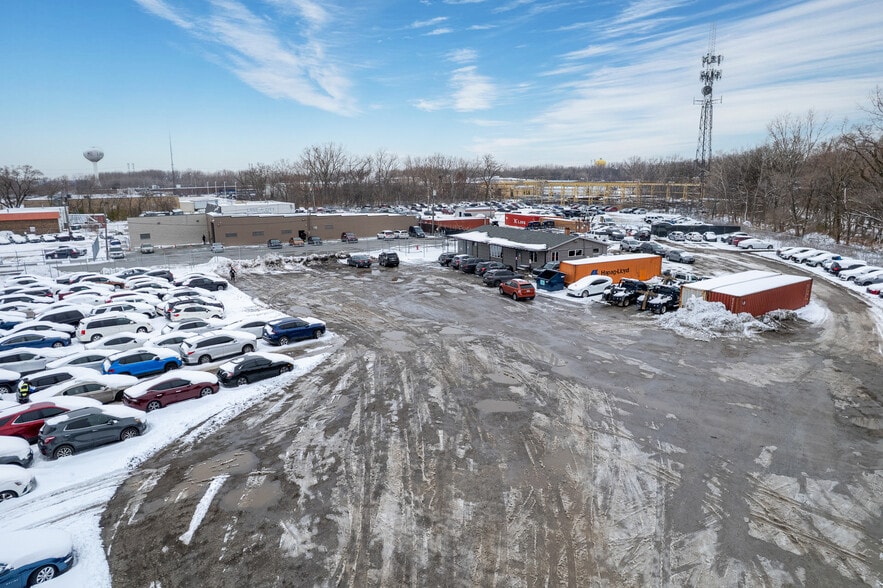 Primary Photo Of 3120 E 170th St, Lansing Truck Terminal For Sale