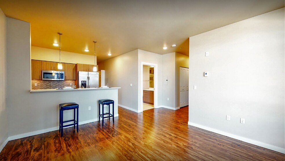 More Photos Of 954 E Union St, Seattle Apartments For Lease