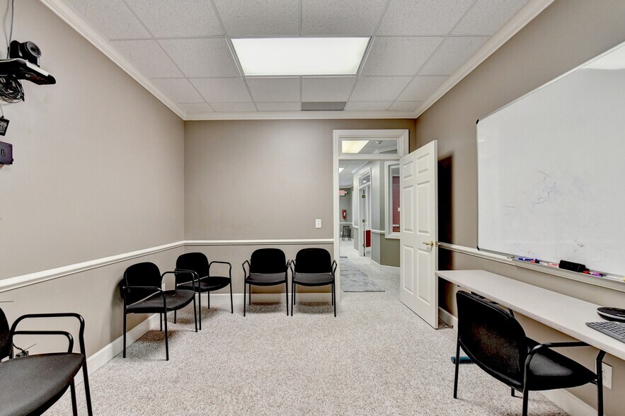 More Photos Of 3535 Roswell Rd, Marietta Medical For Sale