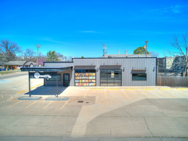 More Photos Of 504 Stinson St, Norman Convenience Store For Sale