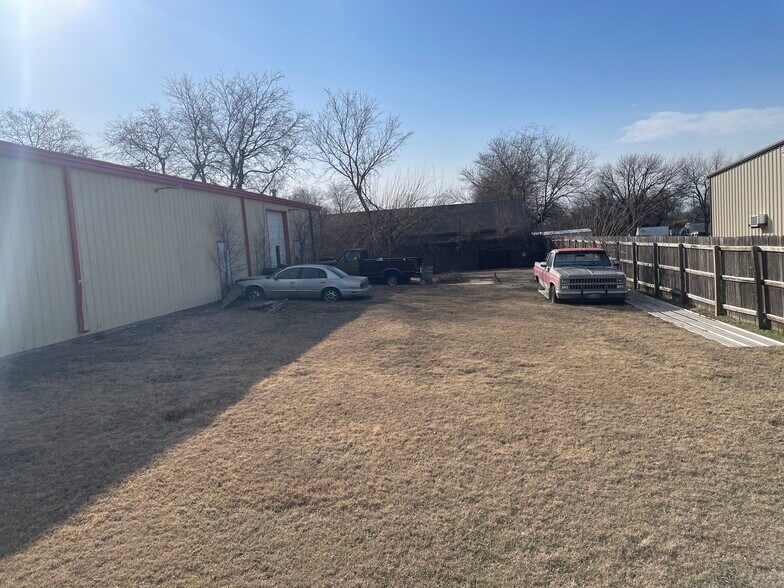 More Photos Of 13110 E 11th St, Tulsa Auto Repair For Sale