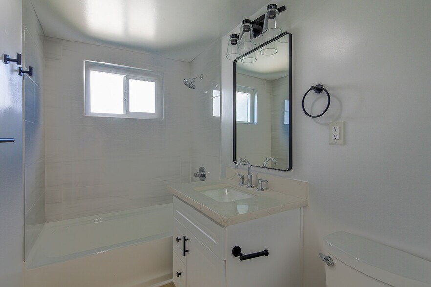 More Photos Of 7323 Valmont St, Tujunga Apartments For Sale