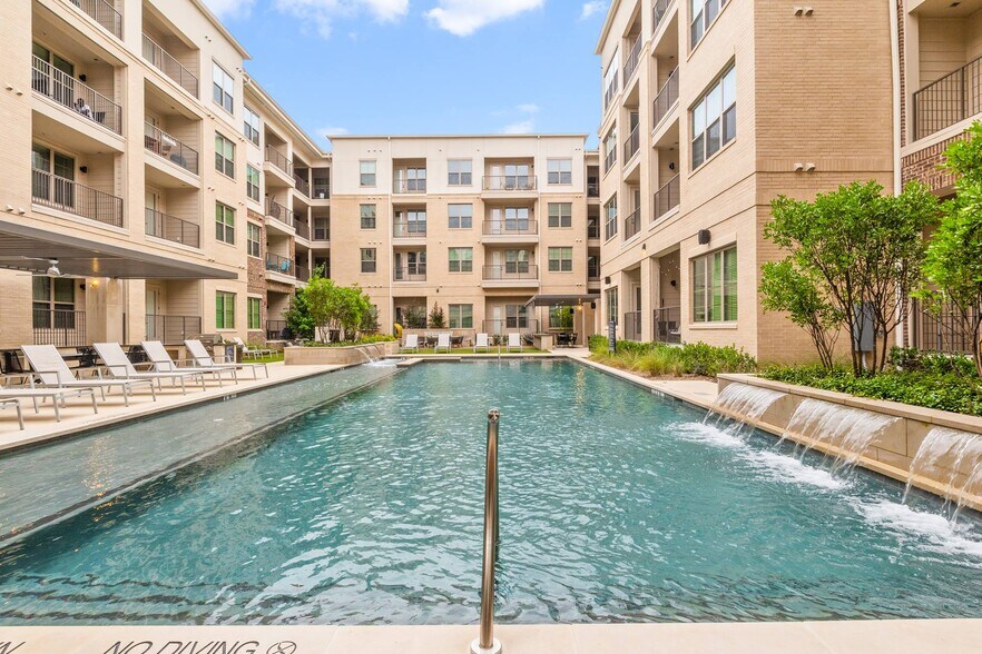 More Photos Of 4150 Belt Line Rd, Addison Apartments For Lease