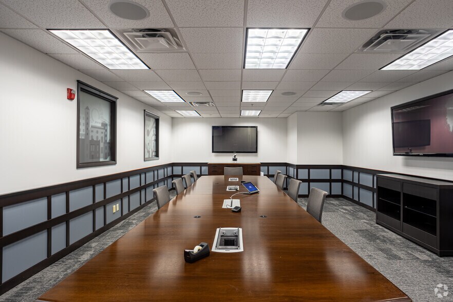 More Photos Of 1405 S County Trl, East Greenwich Medical For Lease