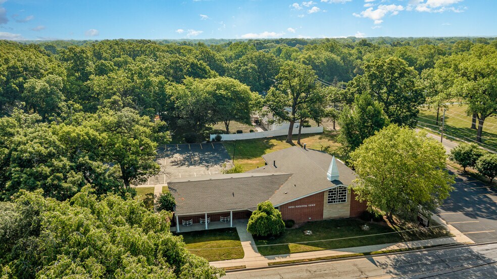 More Photos Of 939 S Wisconsin St, Hobart Religious Facility For Sale