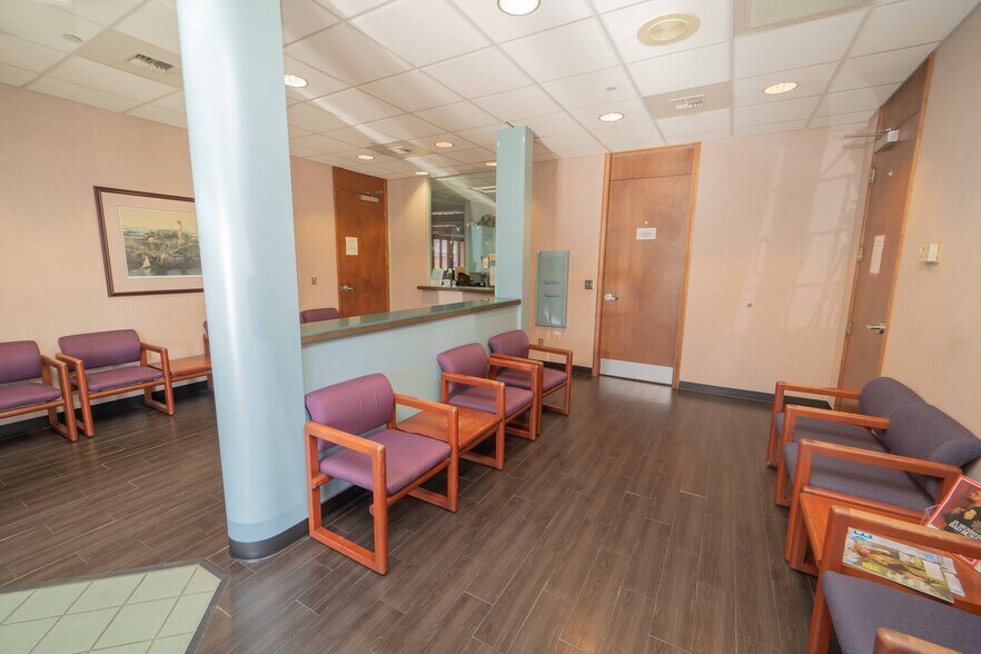 More Photos Of 100 S Santa Fe St, Visalia Medical For Sale