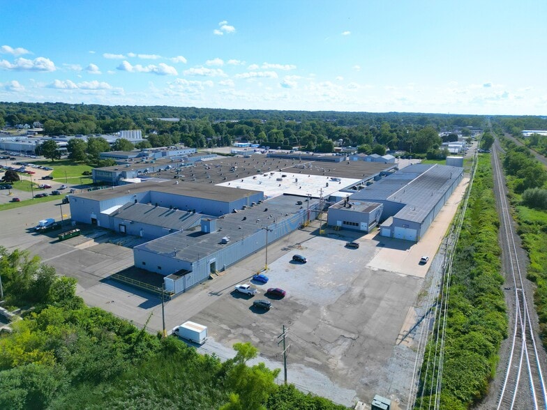 More Photos Of 2424 W 23rd St, Erie Manufacturing For Lease