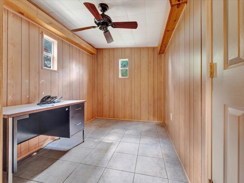 More Photos Of 900 Ellis Ave, Lufkin General Retail For Sale