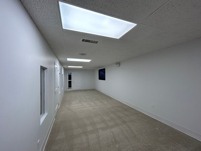 More Photos Of 743 Wellington Rd, London Office For Lease