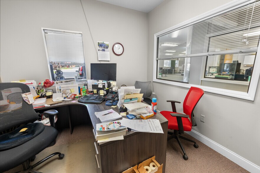 More Photos Of 421 US Highway 80 W, Garden City Freestanding For Lease