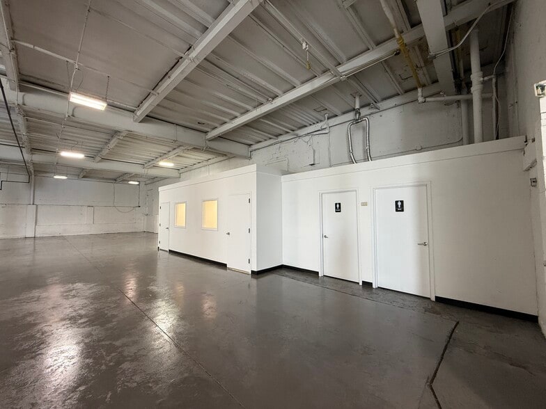 More Photos Of 2566 Borough Pl, Woodside General Retail For Lease