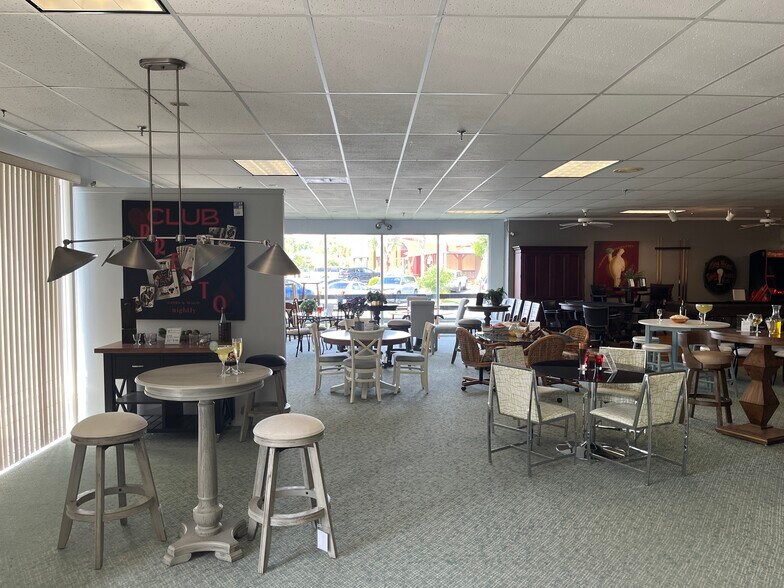More Photos Of 5585 University Blvd W, Jacksonville Storefront Retail Office For Sale