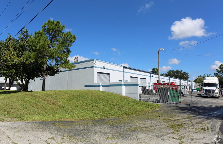 More Photos Of 5431-5449 N 59th St, Tampa Flex For Lease