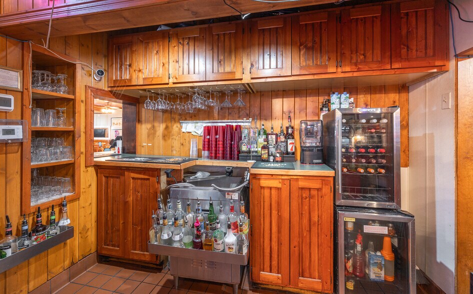 More Photos Of 121 S Smith St, Cuba Restaurant For Sale