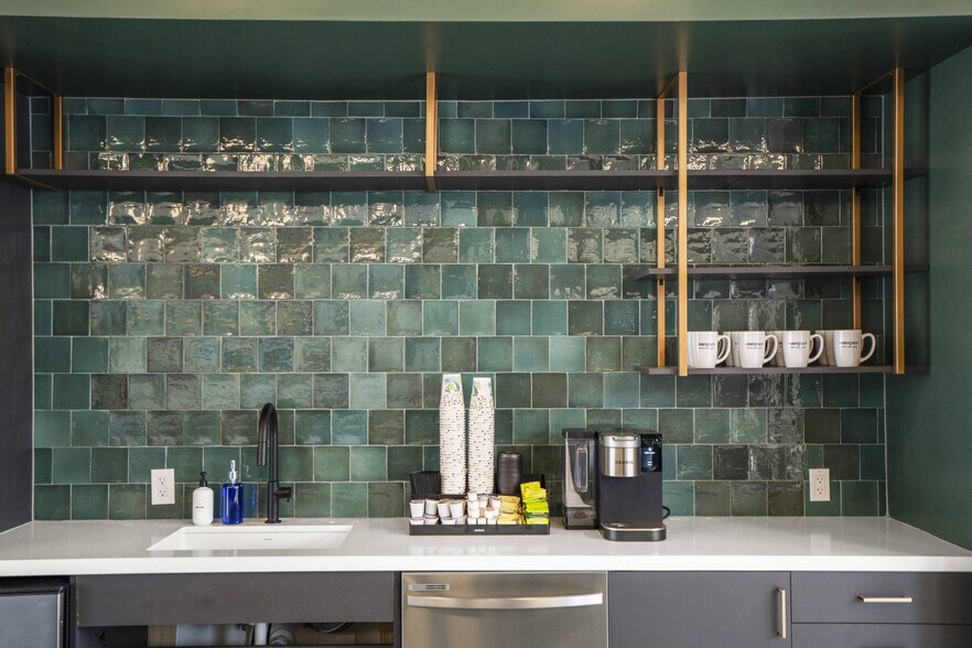 More Photos Of 1109-1115 Dumble st, Houston Office For Lease