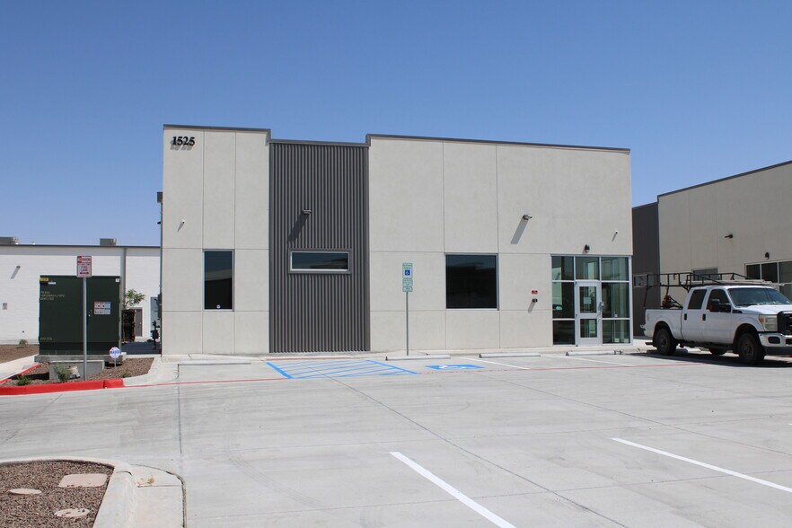 More Photos Of 1524 Oxbow Dr, Horizon City Medical For Sale