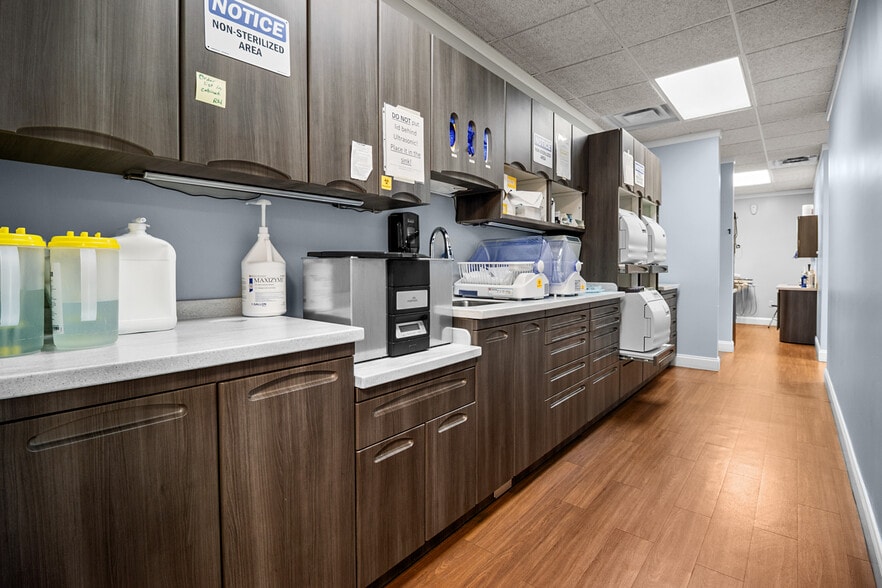 More Photos Of 803 Meyers Baker Rd, London Healthcare For Sale