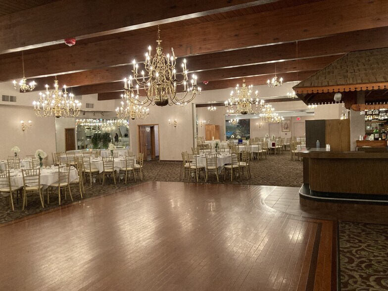 More Photos Of 10625 Ridgeland Ave, Chicago Ridge Lodge Meeting Hall For Sale
