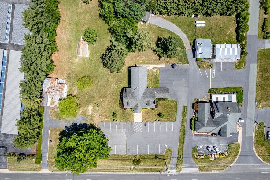 More Photos Of 2352 Jefferson Hwy, Waynesboro Office For Lease