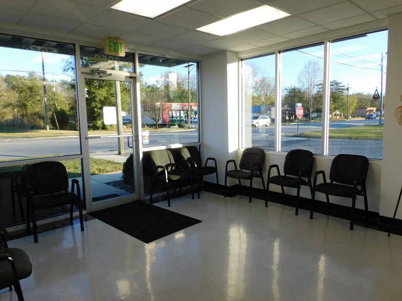 More Photos Of 7950 US-31 Hwy, Calera Office For Sale