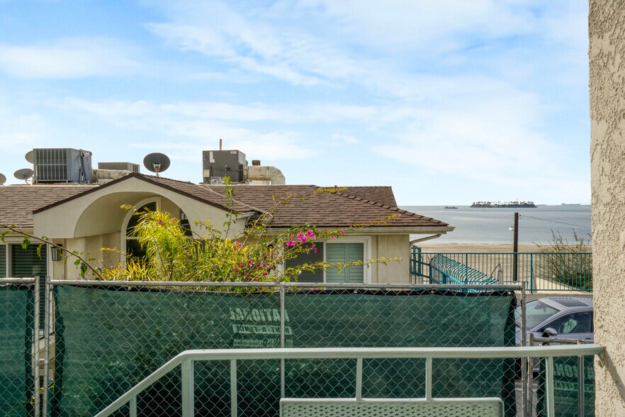 More Photos Of 16 38th Pl, Long Beach Apartments For Sale