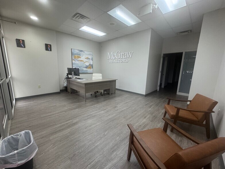 More Photos Of 11719 Hinson Rd, Little Rock Office For Lease