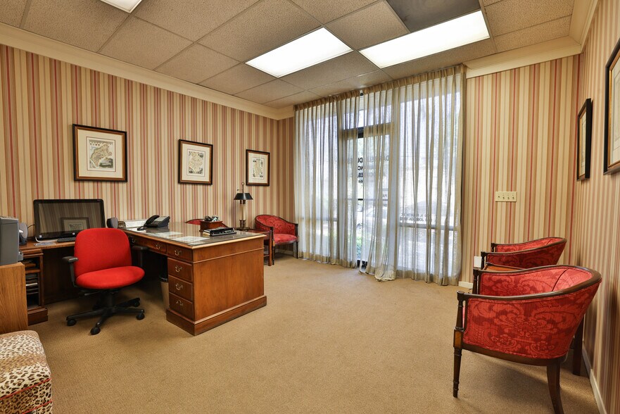 More Photos Of 1156 N 4th St, San Jose Office For Lease