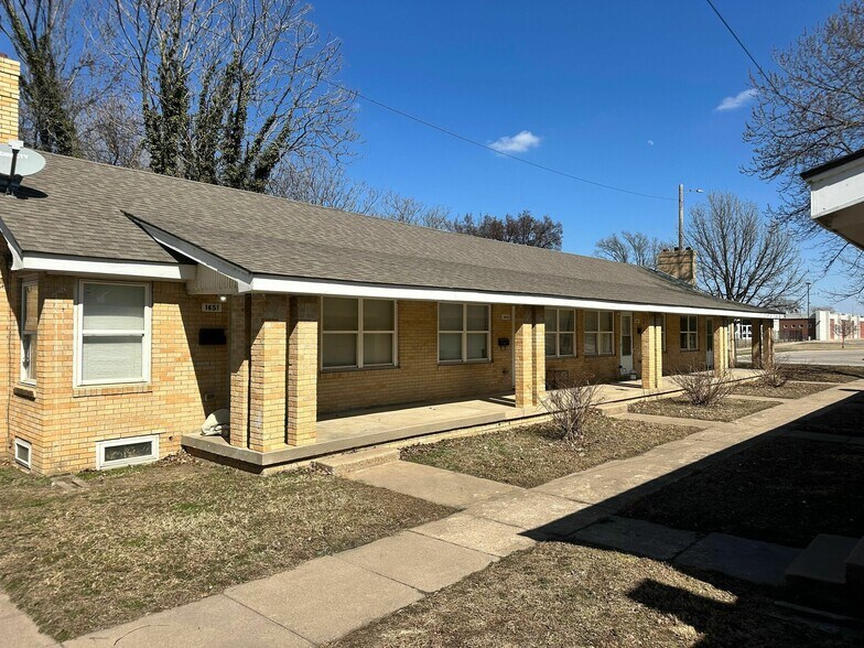Primary Photo Of 1645 S Hydraulic St, Wichita Apartments For Sale