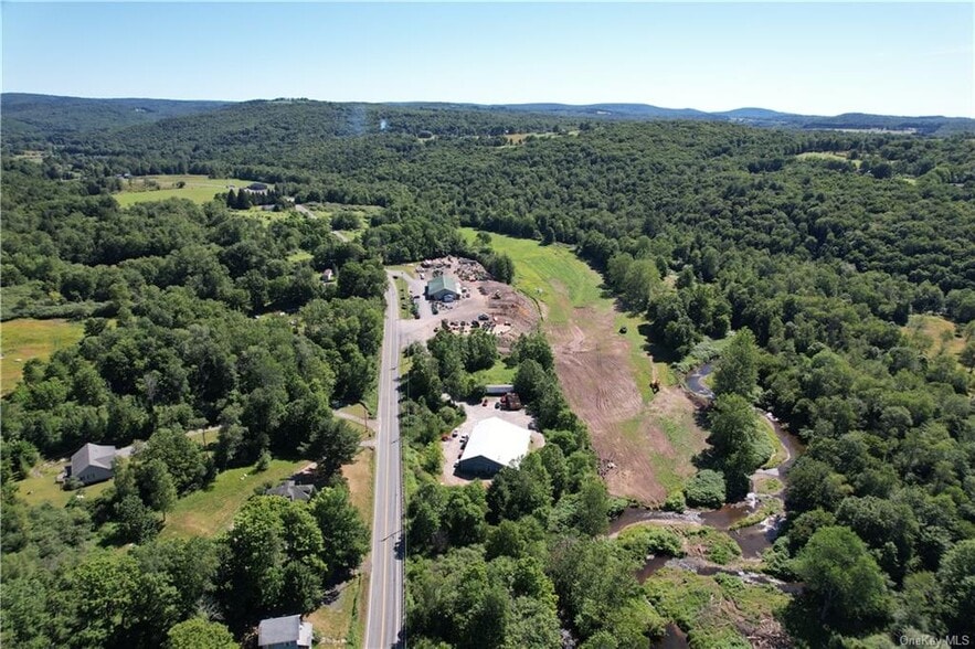 More Photos Of 4547 State Route 52, Jeffersonville Auto Repair For Sale