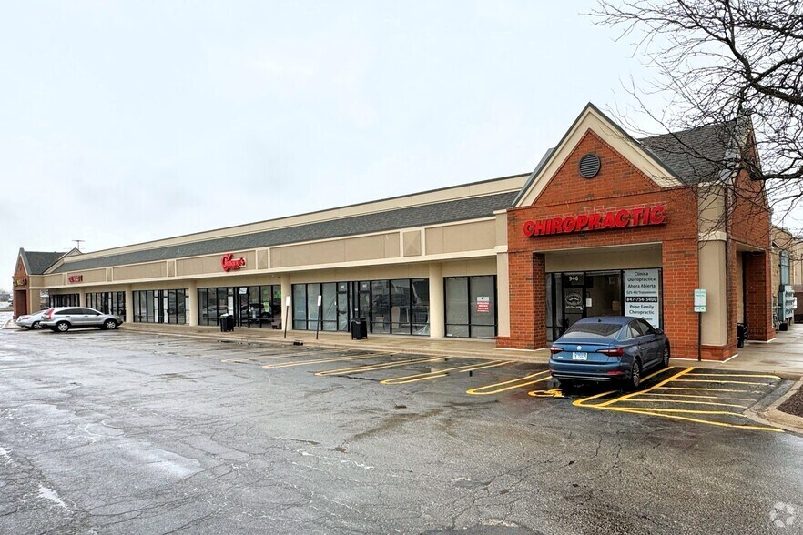 More Photos Of 910-946 N Green Bay Rd, Waukegan General Retail For Lease