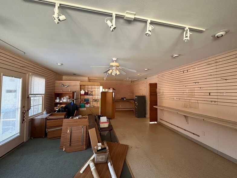 More Photos Of 54 Old Main St, South Yarmouth Flex For Sale