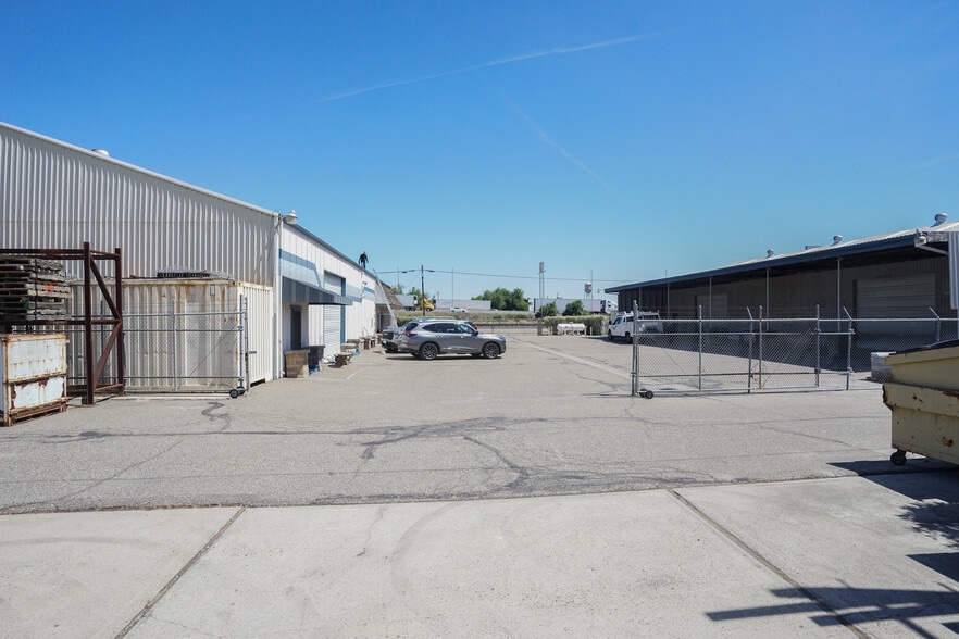 More Photos Of 2219 Hackett Rd, Ceres Warehouse For Sale