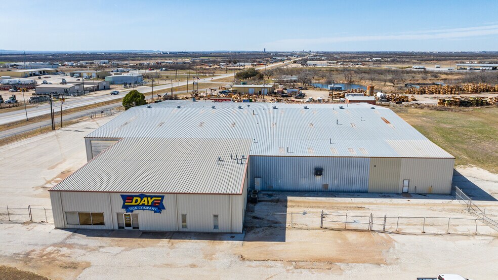 More Photos Of 5050 E Hwy 80, Abilene Manufacturing For Sale