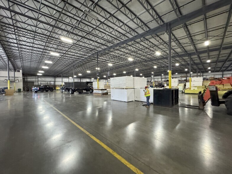 More Photos Of 4901 Esco Dr, Fort Worth Manufacturing For Lease