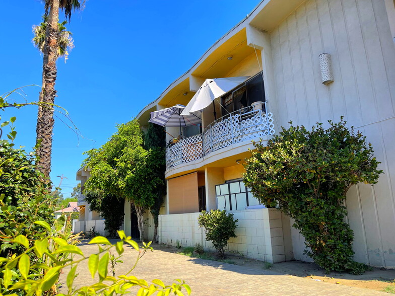 More Photos Of 6956 Kester Ave, Van Nuys Apartments For Sale