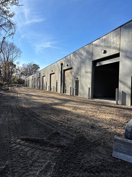 More Photos Of 6548 Ward Ave, North Charleston Light Distribution For Lease